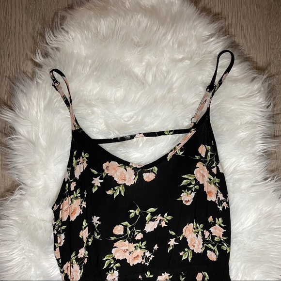 Forever21 floral romper - Picture 3 of 4